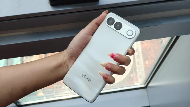 vivo S2 ra mắt
