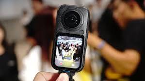 Insta360 X6