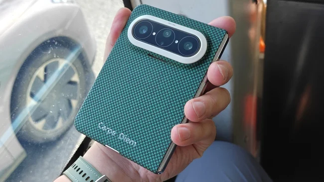 Xiaomi 18 Fold 